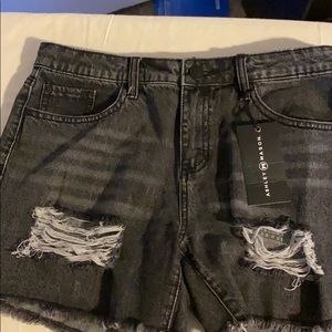 Ashley Mason Black Denim Low-Rise Shorts